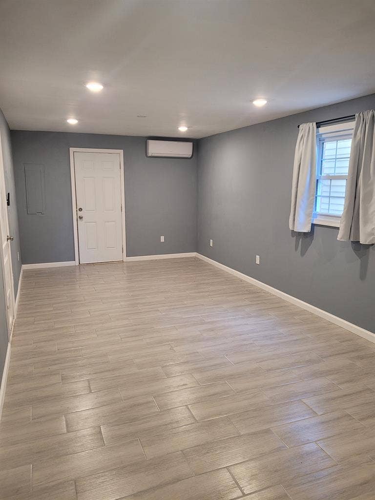 Private large room for rent