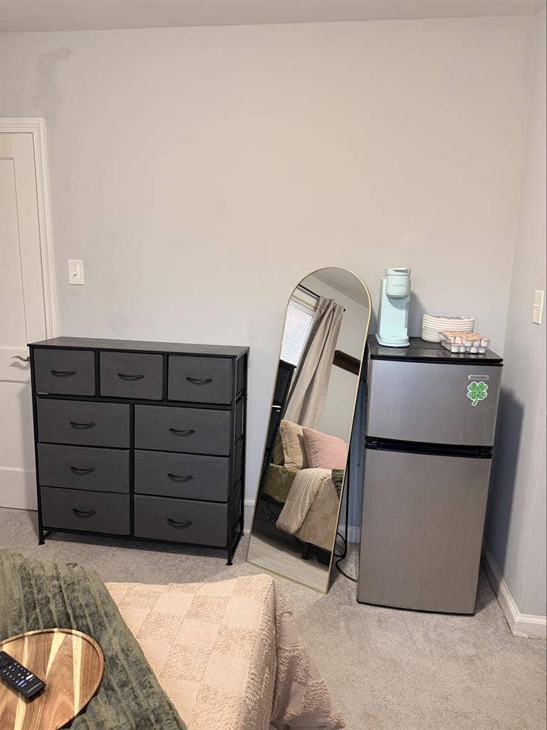 Roommate in Clayton!