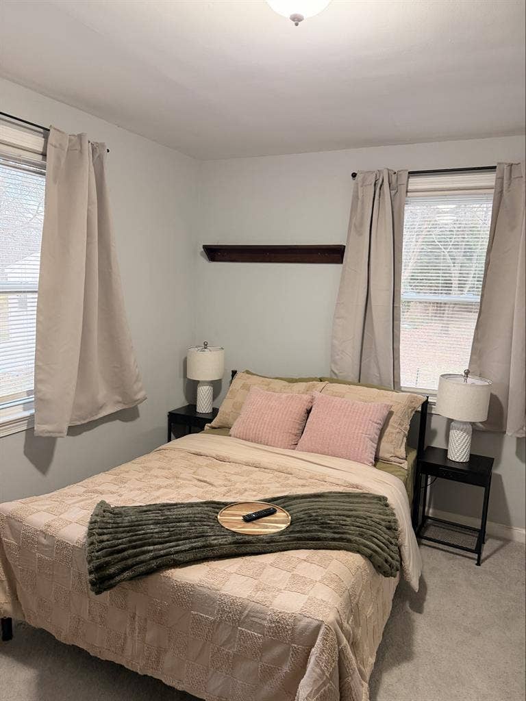 Roommate in Clayton!