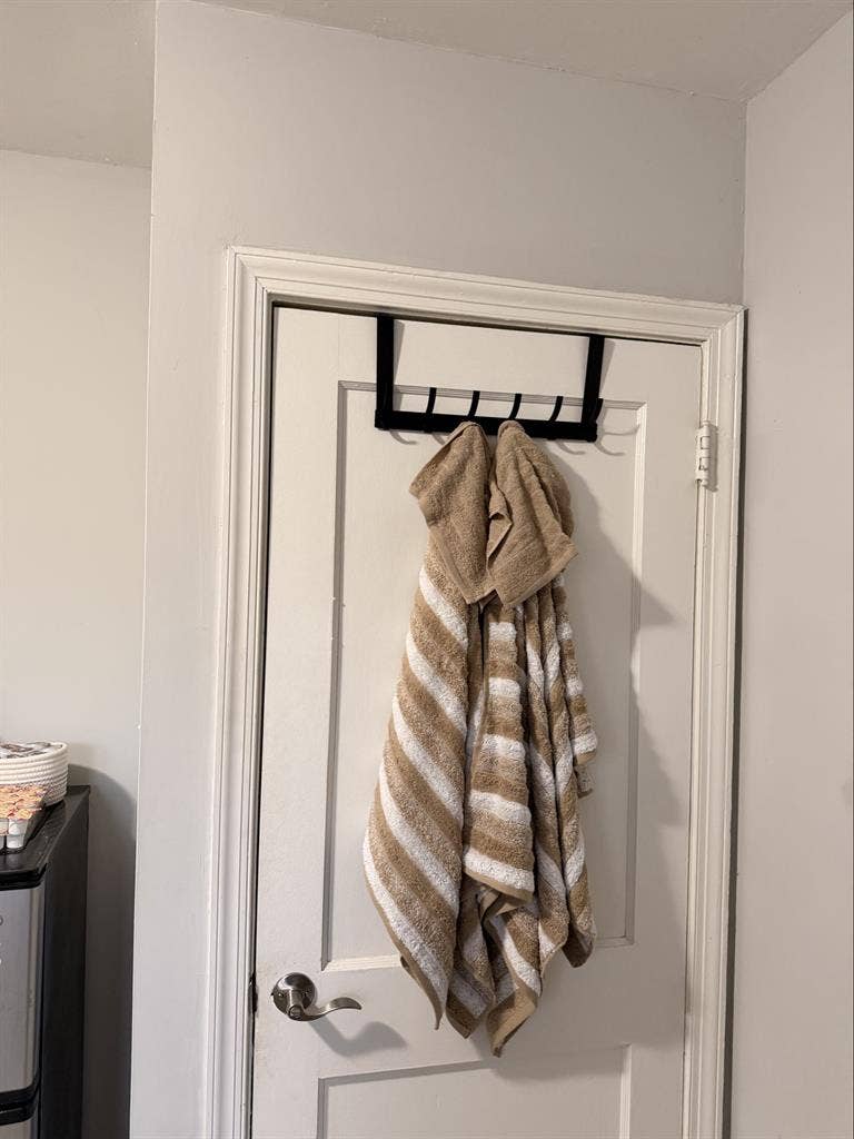 Roommate in Clayton!