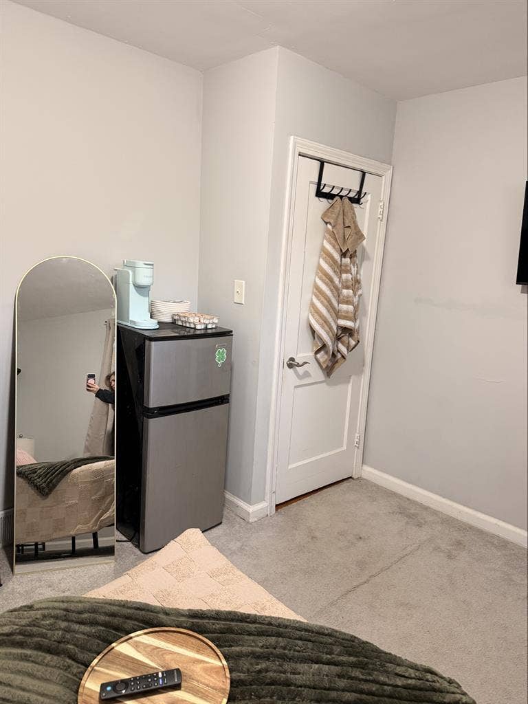 Roommate in Clayton!