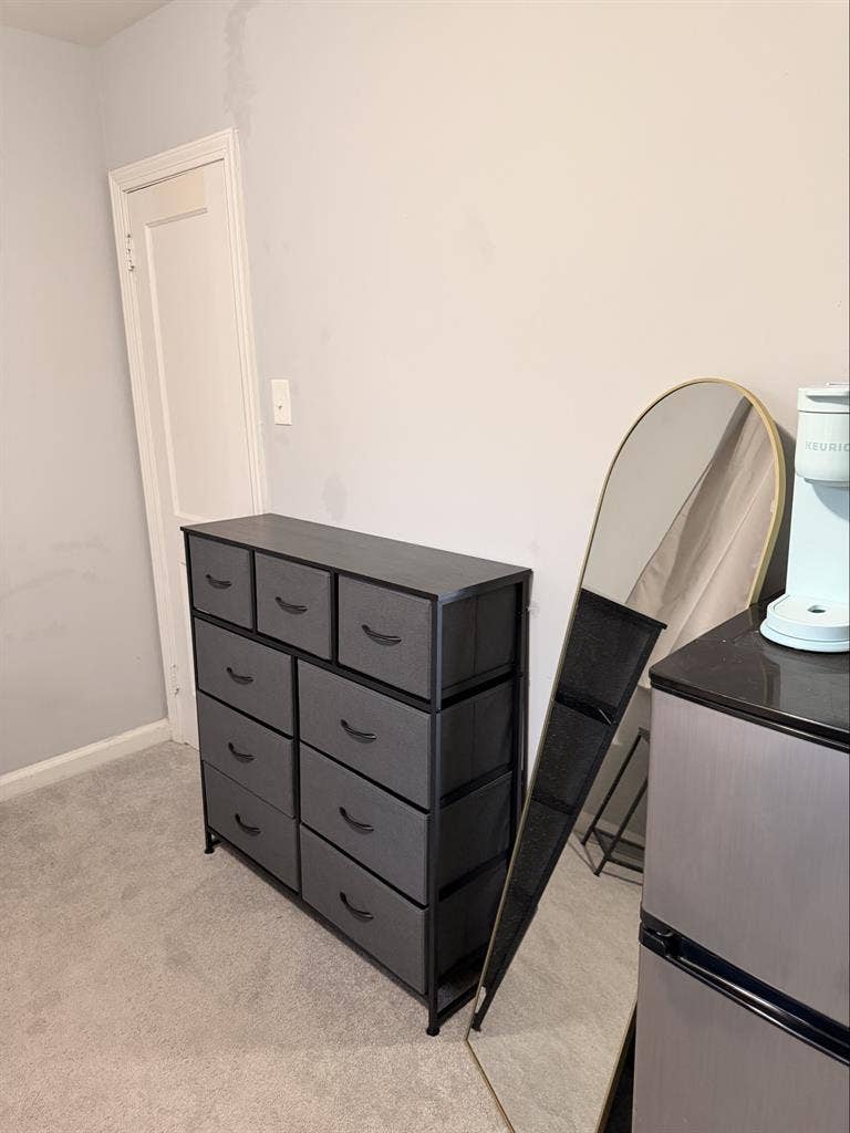 Roommate in Clayton!