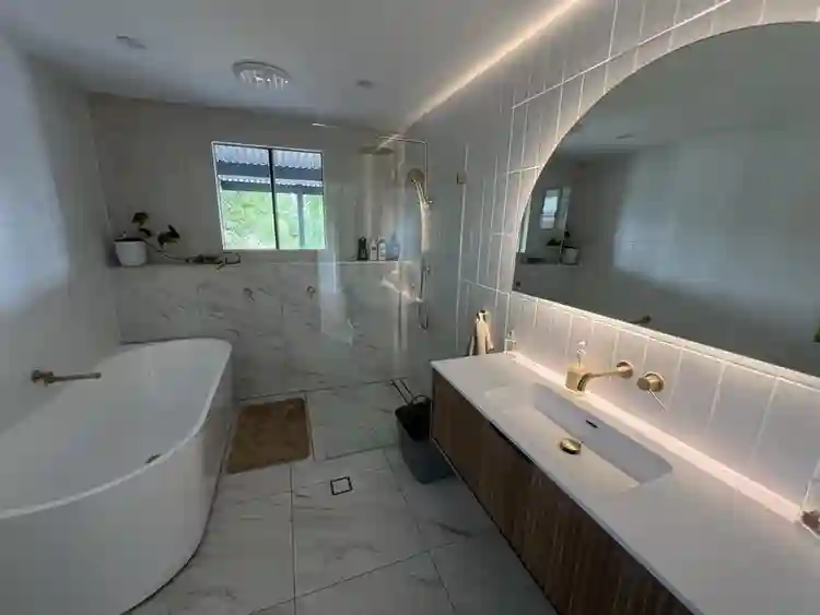 Female flatmate wanted - $ p/w