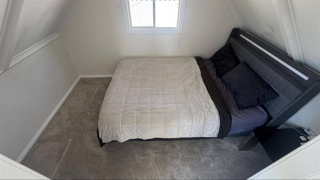 Female flatmate wanted - $ p/w