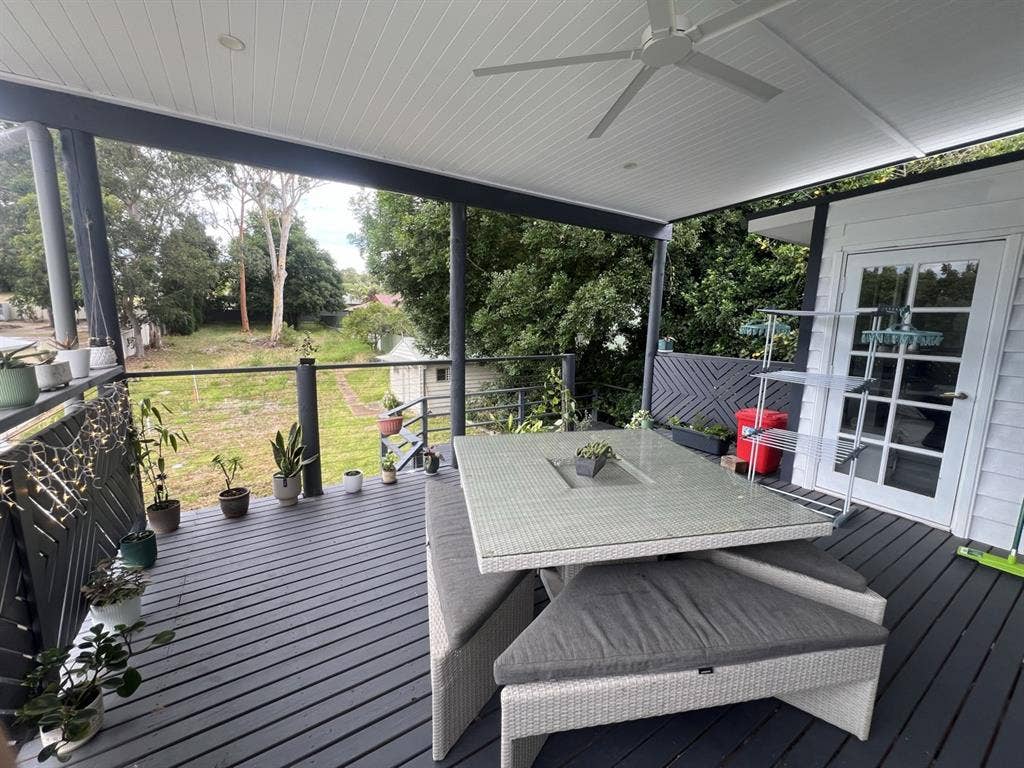 Female flatmate wanted - $ p/w