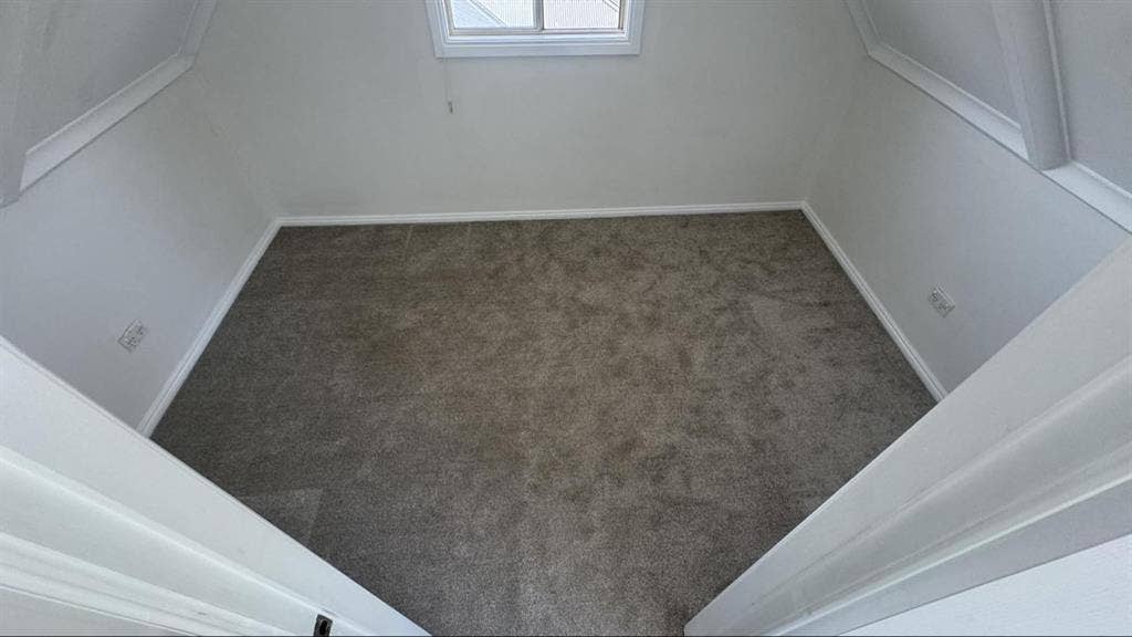 Female flatmate wanted - $ p/w