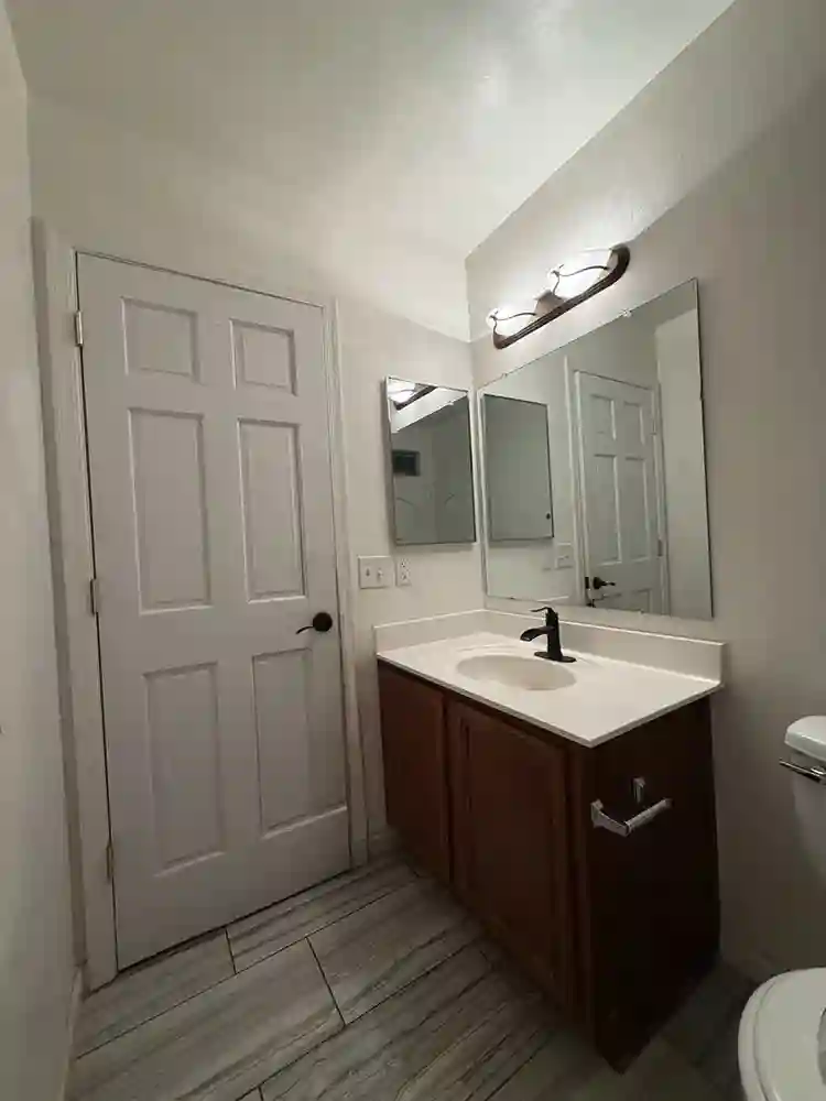 Rooms for rent near mall Area