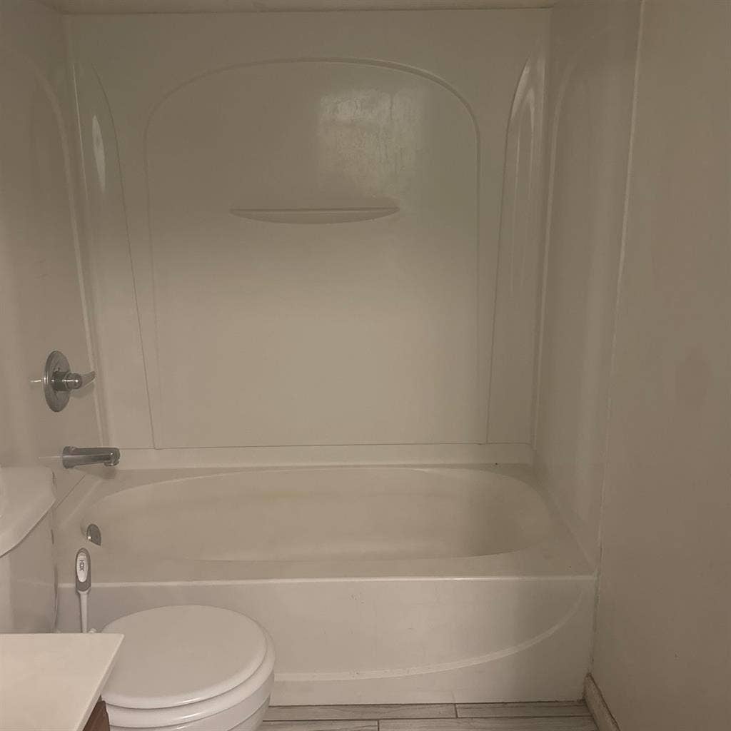 Rooms for rent near mall Area