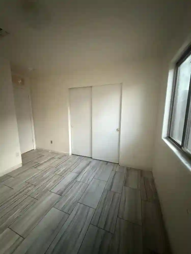 Rooms for rent near mall Area