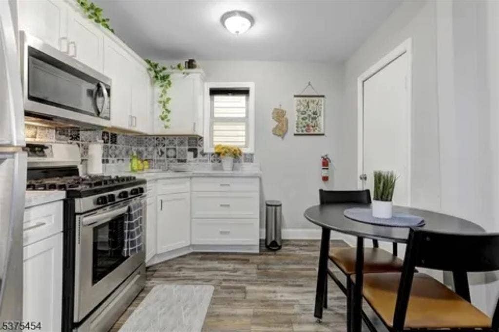 Furnished Room in  Bath NJ