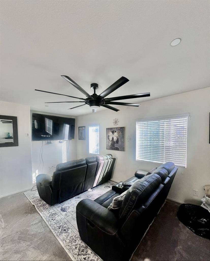 FURNISHED ROOM FOR RENT AVAILABLE