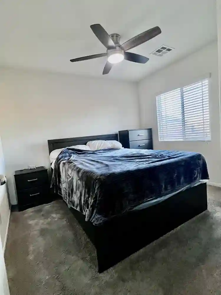 FURNISHED ROOM FOR RENT AVAILABLE