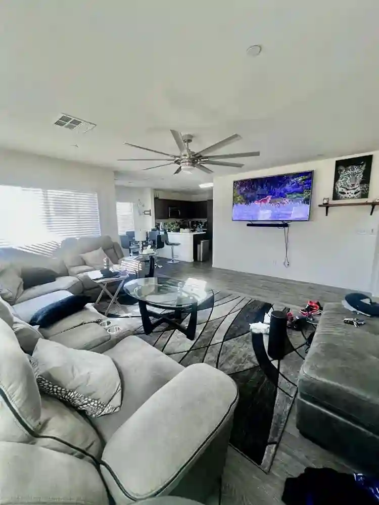 FURNISHED ROOM FOR RENT AVAILABLE