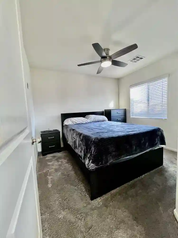 FURNISHED ROOM FOR RENT AVAILABLE