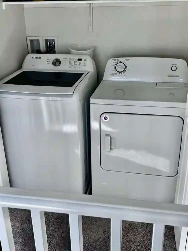 FURNISHED ROOM FOR RENT AVAILABLE