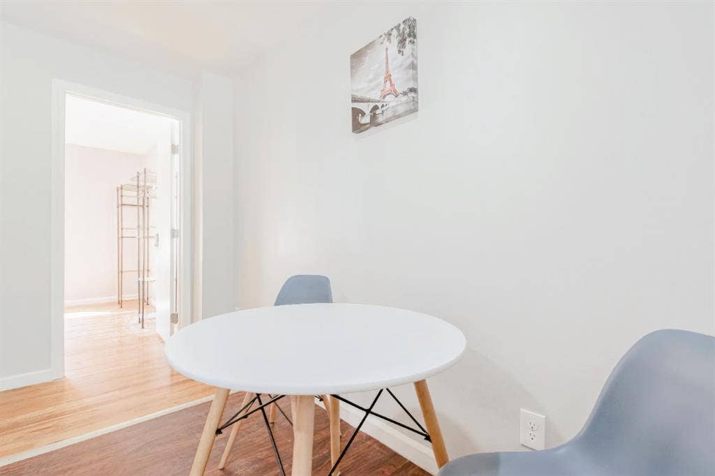 5 BR in Forest Park