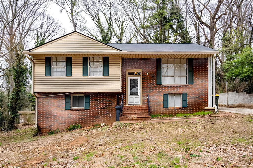 8 BR in Marietta