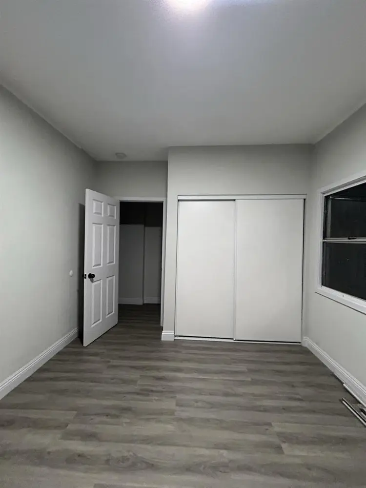 NEAR USC COLLEGE ROOM FOR RENT