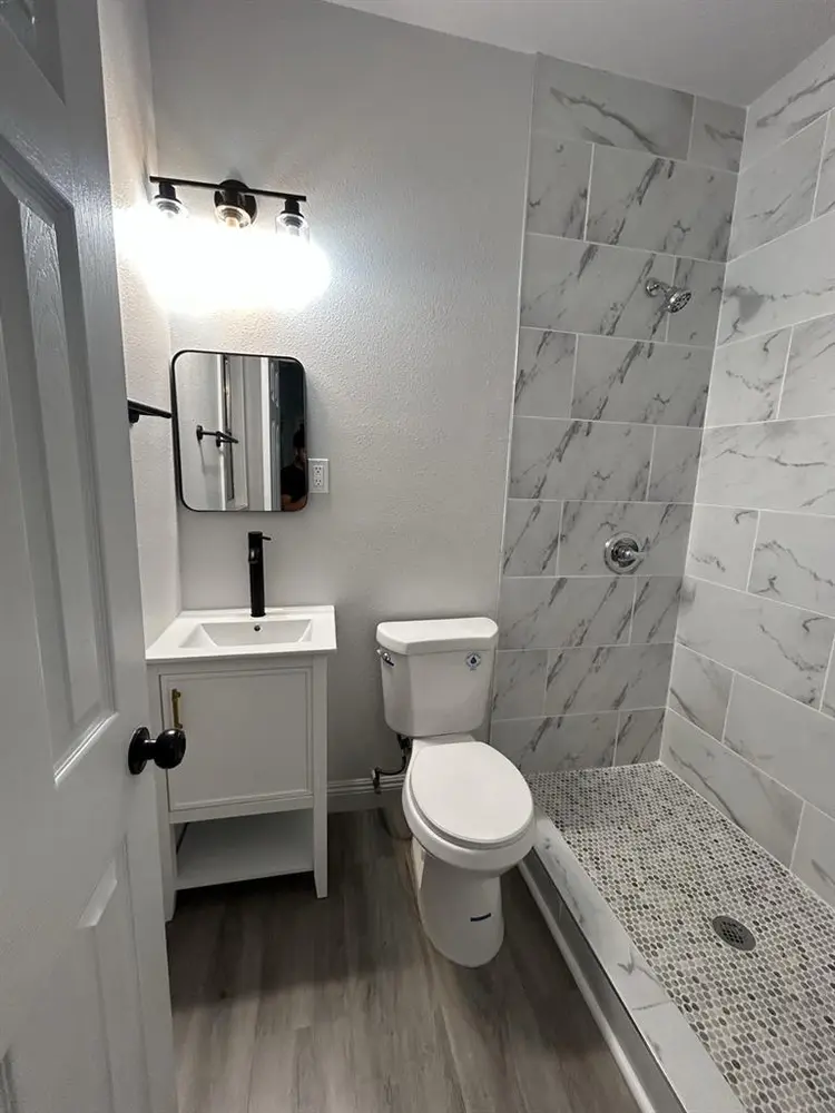 NEAR USC COLLEGE ROOM FOR RENT