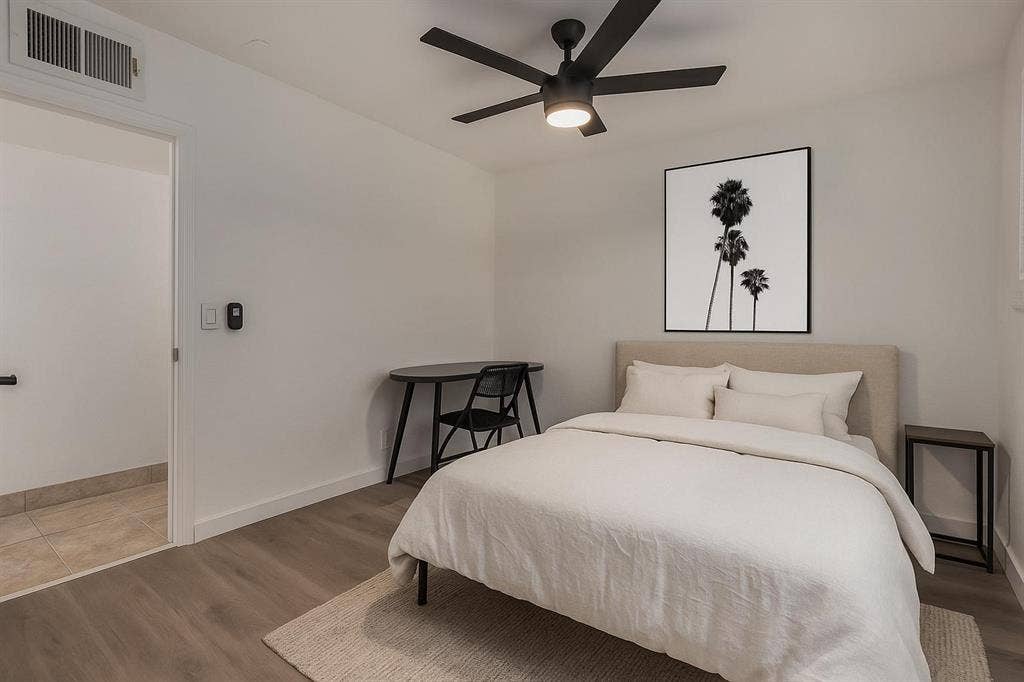 8 BR in Mesa