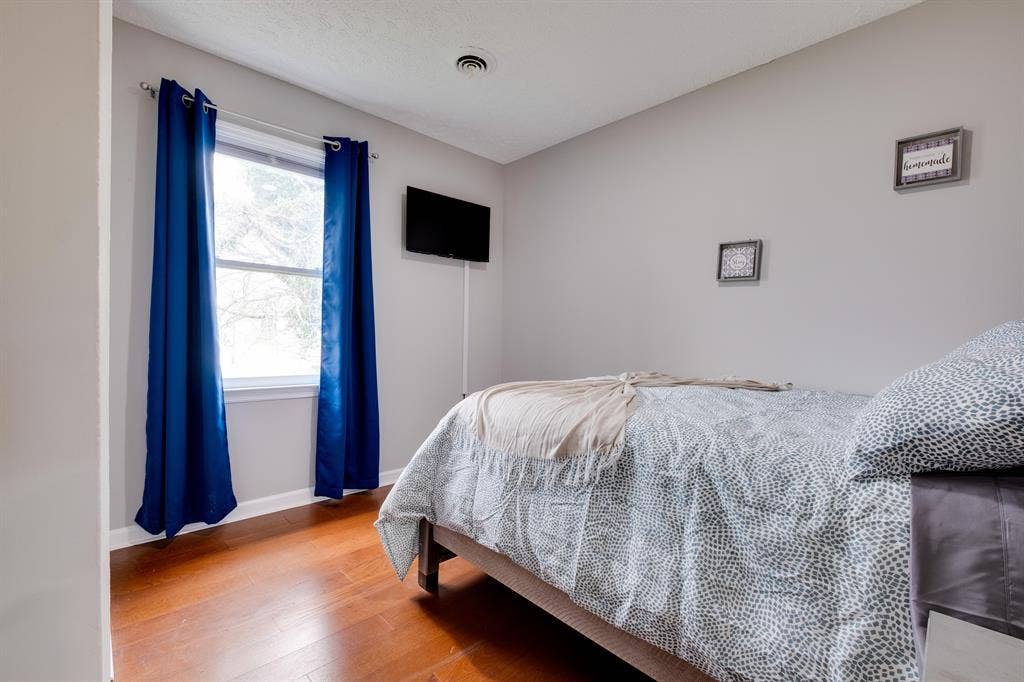 4 BR in Richmond