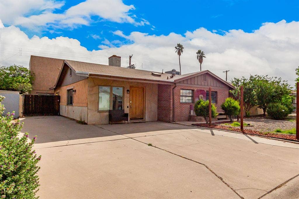 6 BR in Phoenix