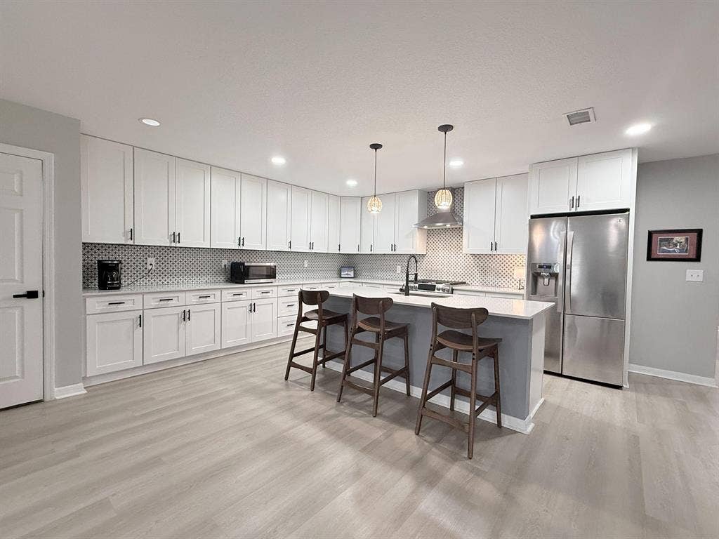 6 BR in Jacksonville