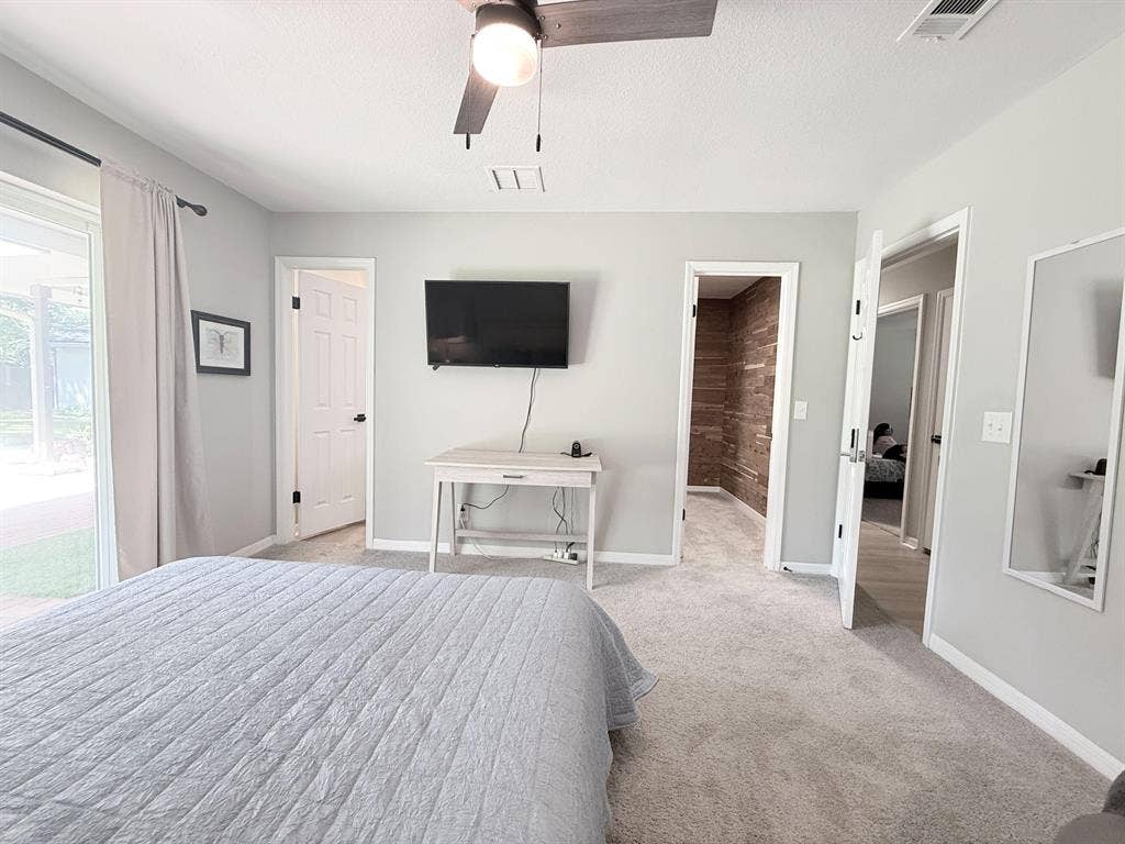 6 BR in Jacksonville