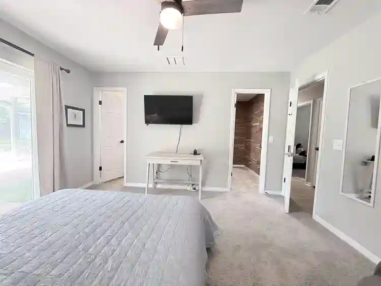6 BR in Jacksonville