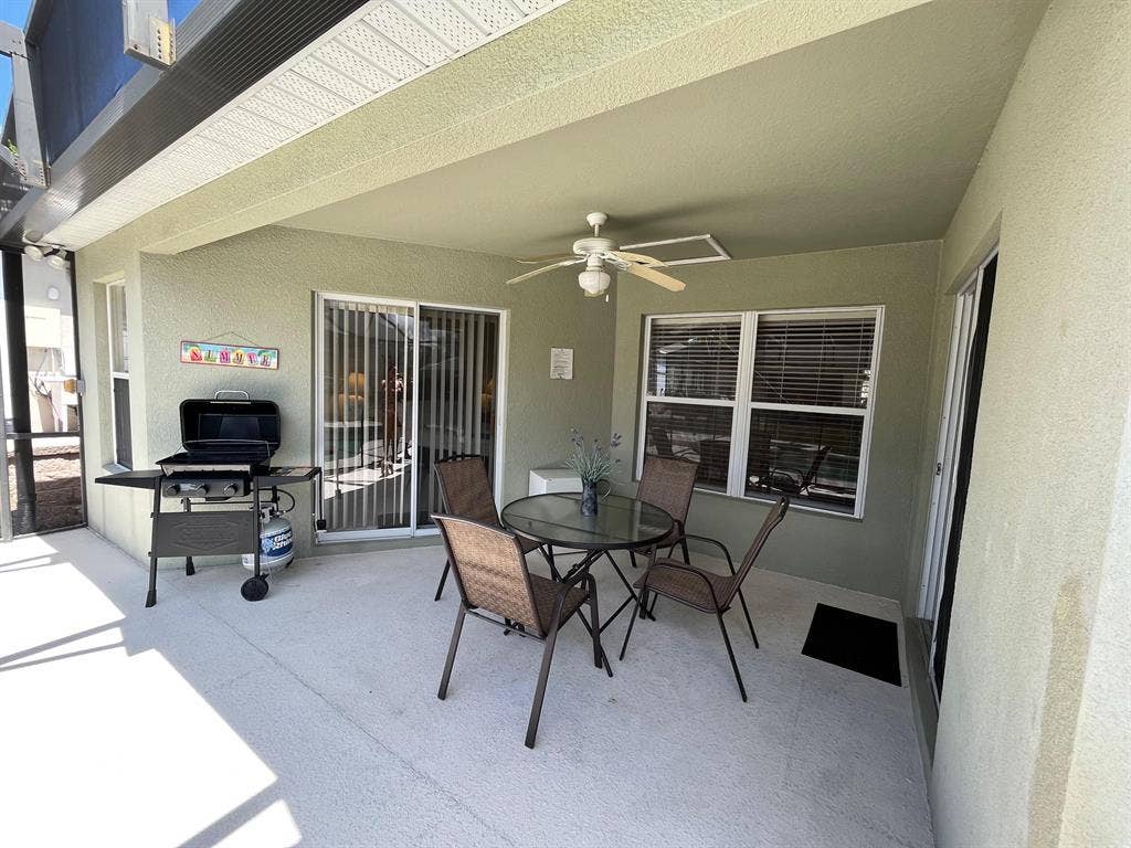 2 BR in Davenport
