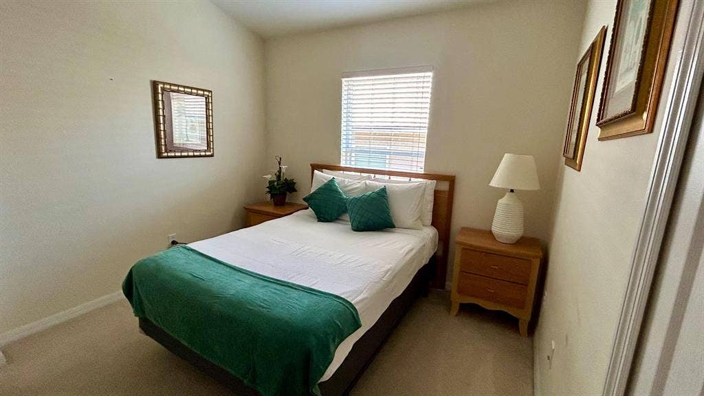 2 BR in Davenport