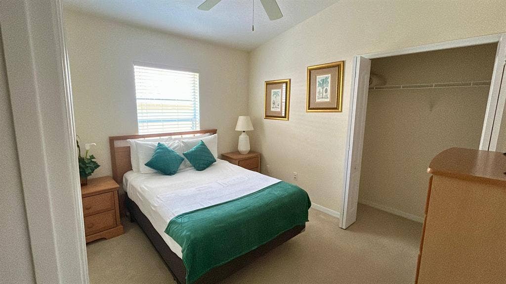 2 BR in Davenport