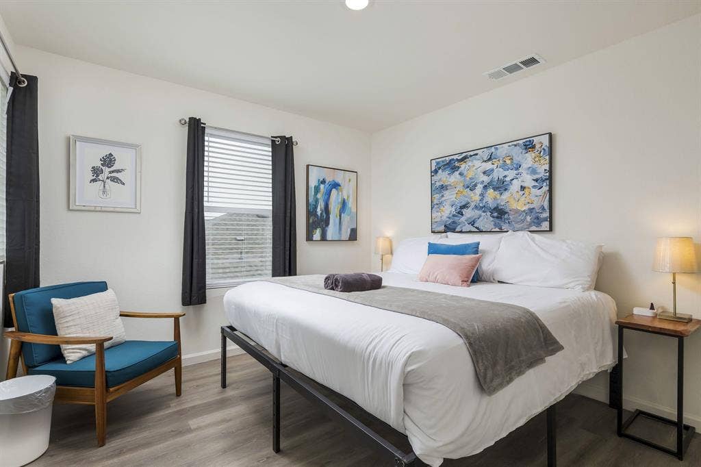 4 BR in Edgecliff Village