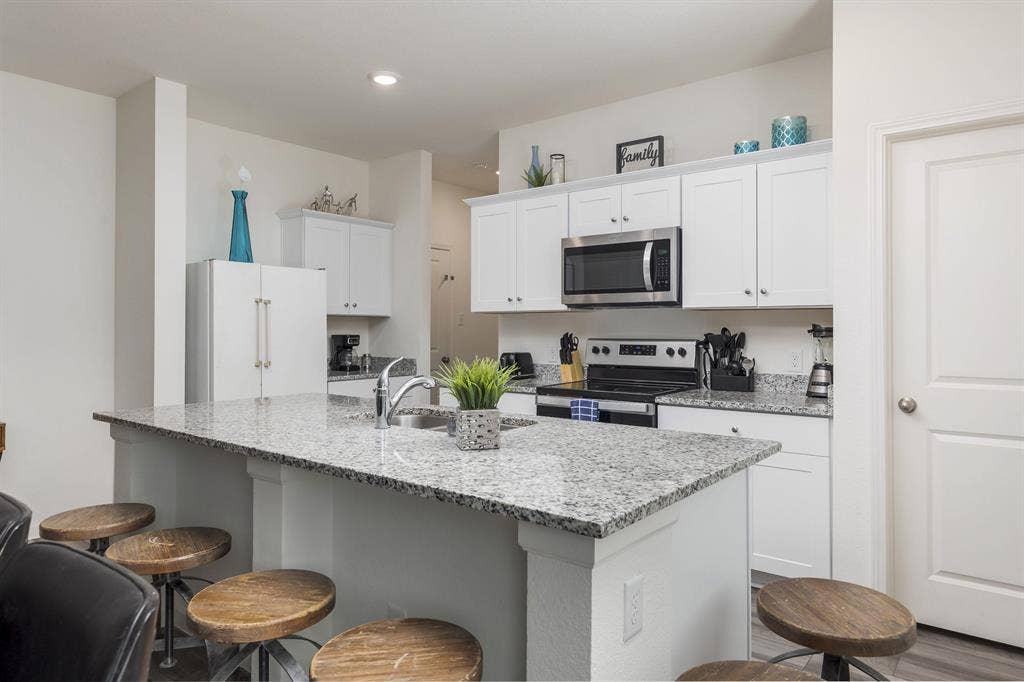 4 BR in Edgecliff Village