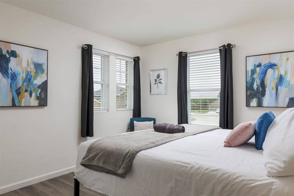 4 BR in Edgecliff Village