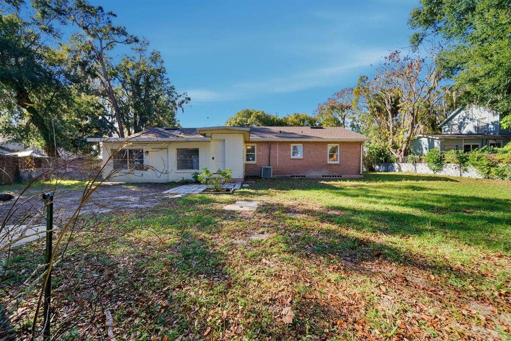 7 BR in DeLand