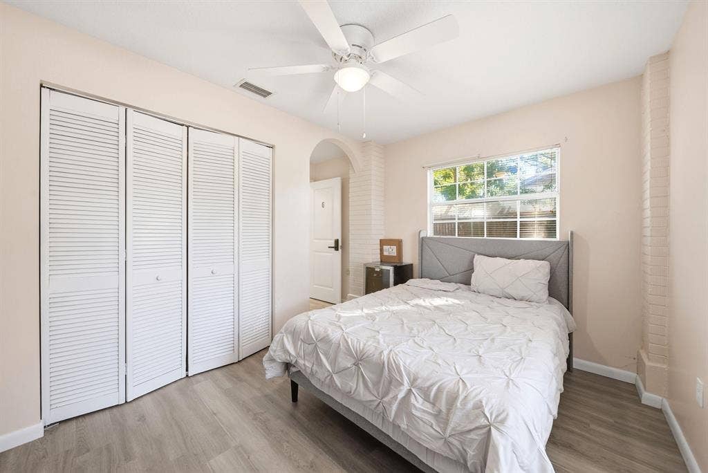 7 BR in DeLand