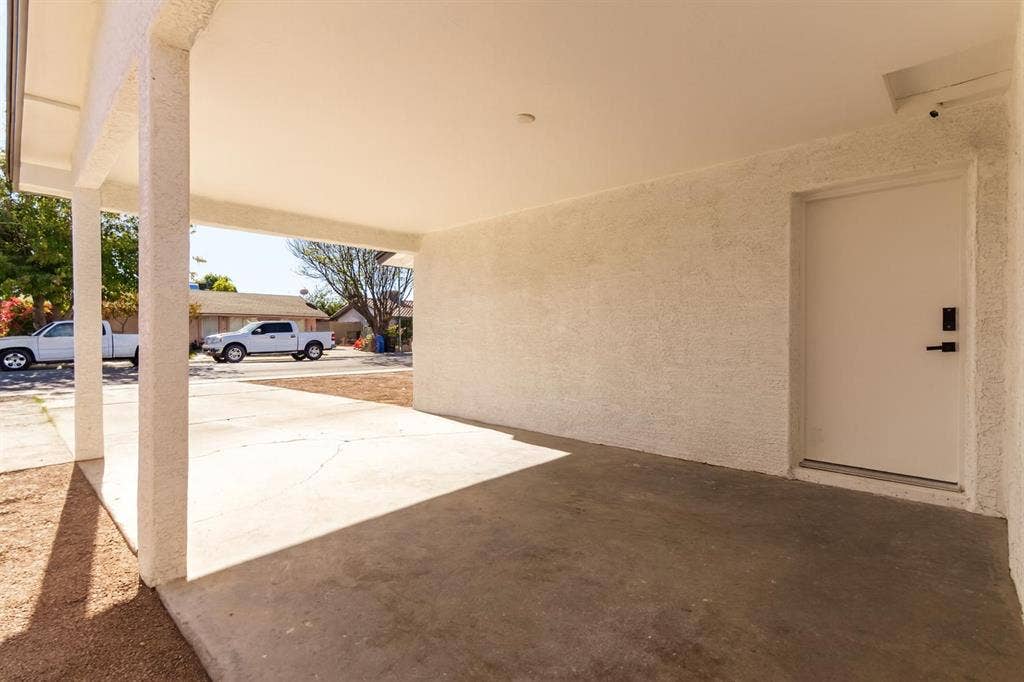 8 BR in Chandler