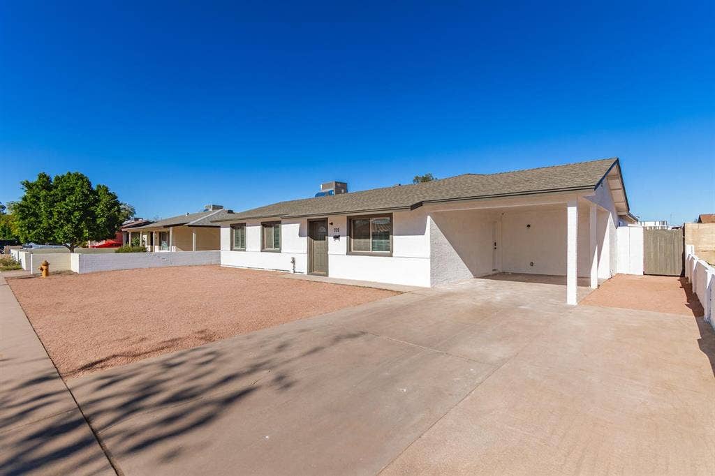 8 BR in Chandler