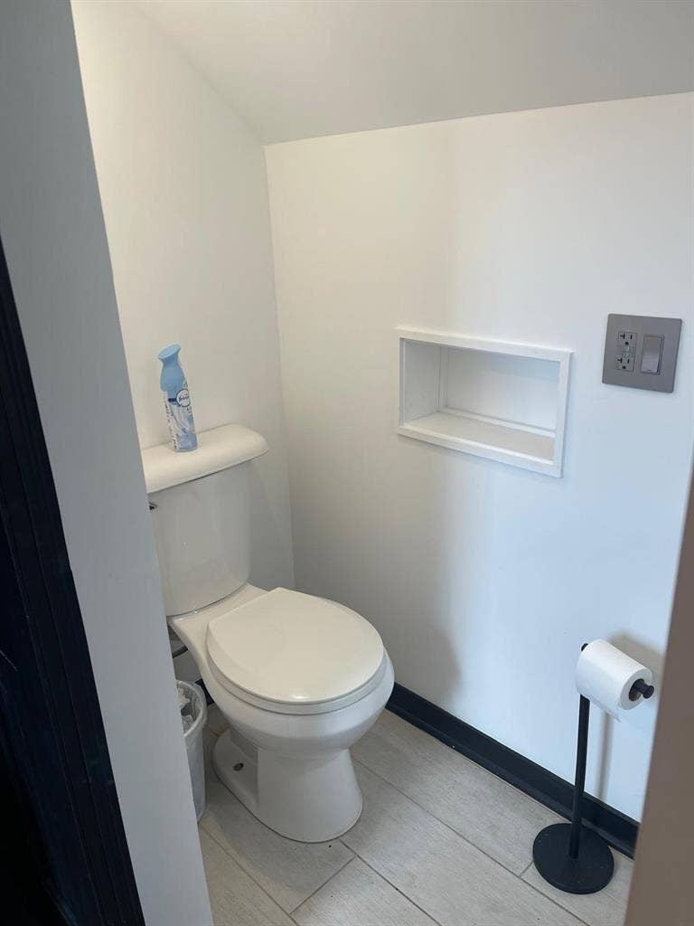 Female roommate needed.