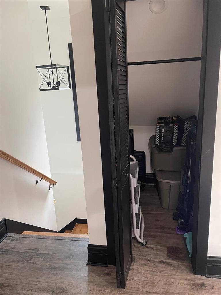 Female roommate needed.