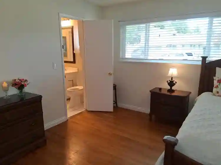 Private Room for Female Placentia