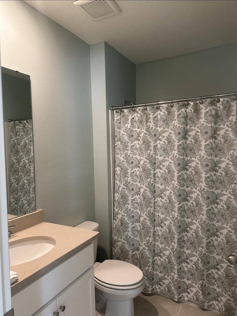 Beautiful room in a brand new house