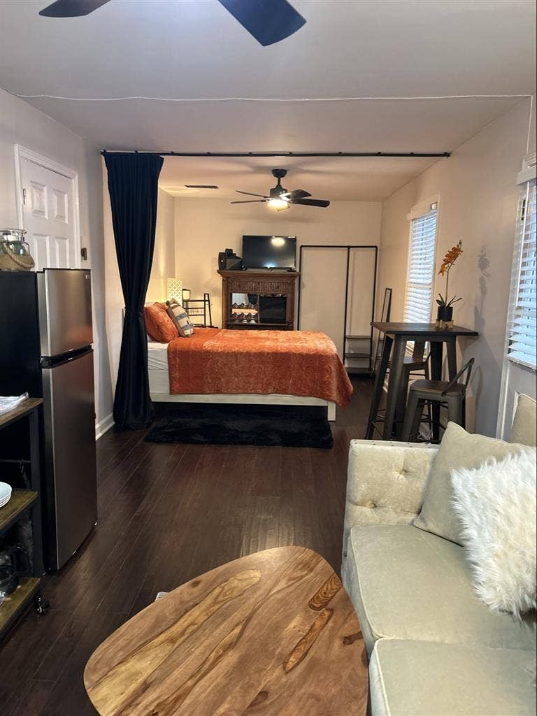 Apartment suite on the lake