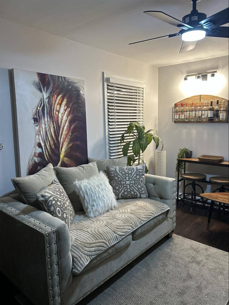 Apartment furnished and utilities