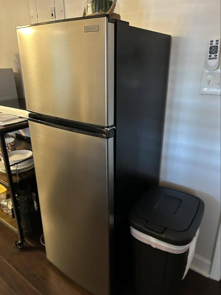 Apartment furnished and utilities