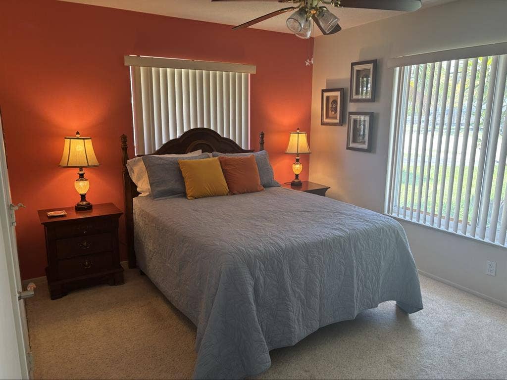 Bed with bath for rent