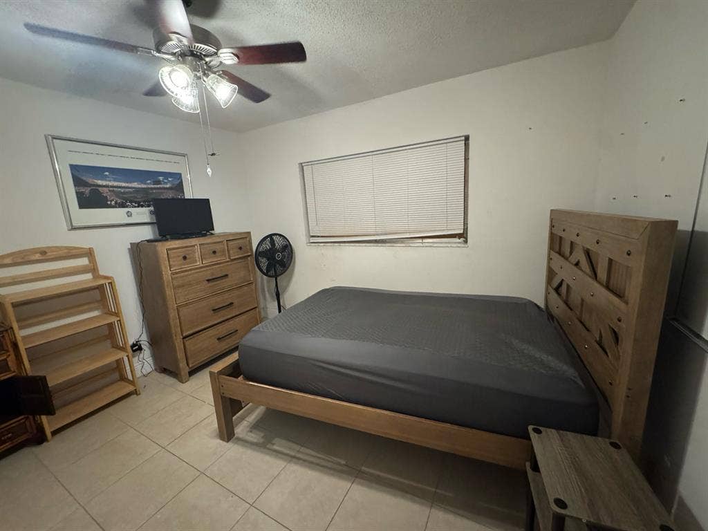 ROOMMATE WANTED