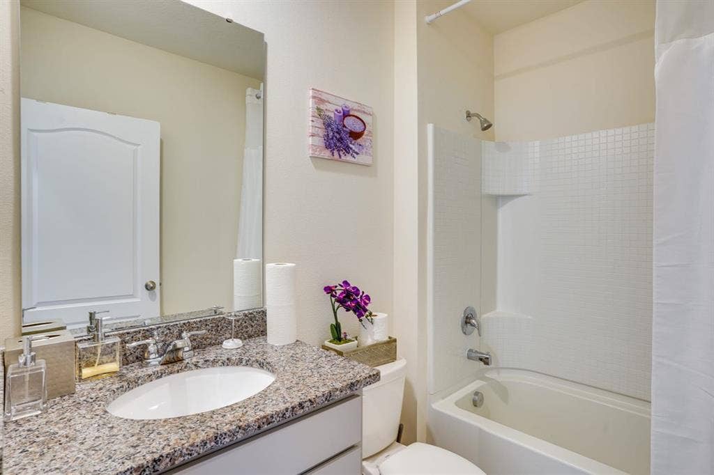 Furnished R
oom Utilities included