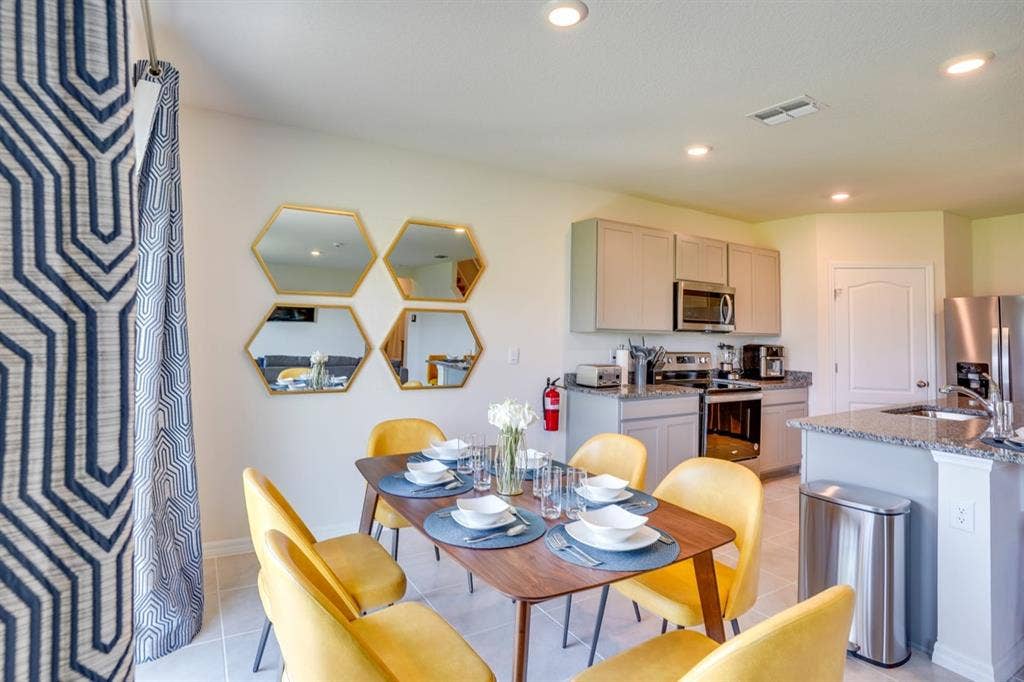 Furnished R
oom Utilities included